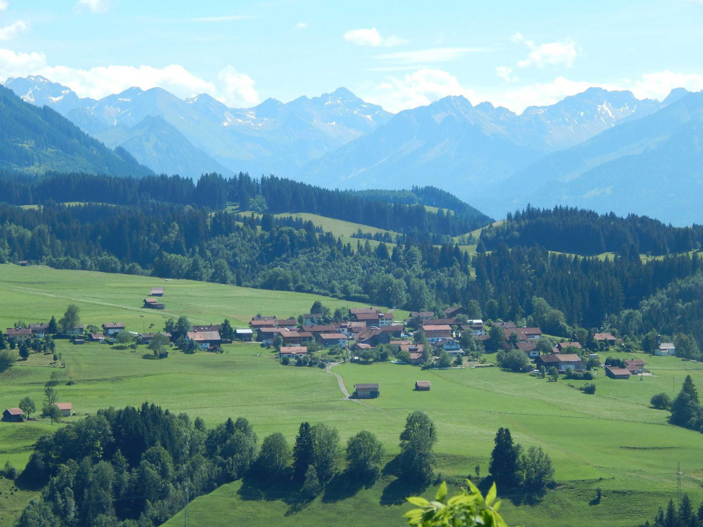 Dorf Imberg mit den Allgäuer Hochalpen | Berggasthof Sonne in Sonthofen